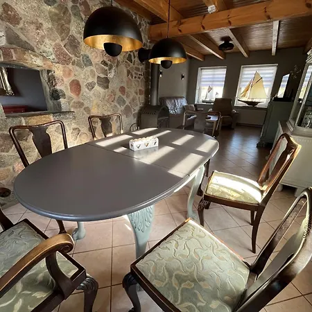 Fischerhus37 Kranichwiese Glowe