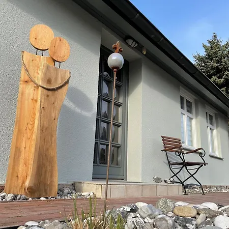 Fischerhus37 Kranichwiese * Glowe